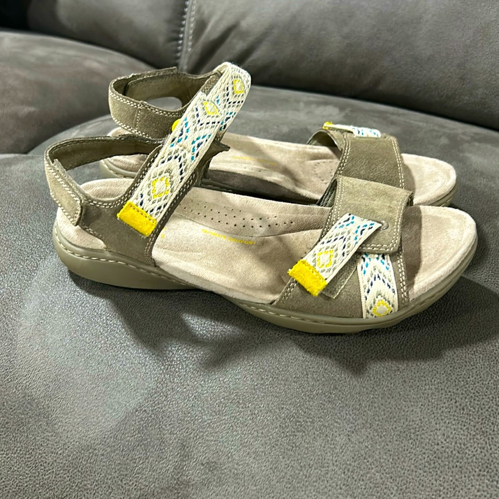 Clarks collection sandals size 7
